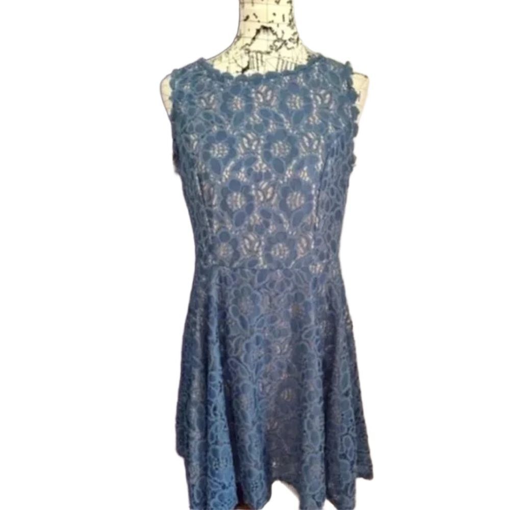 City Studio Crocheted Lace (fully lined) Dress - Size 13 - Blue - EUC - Picture 2 of 10